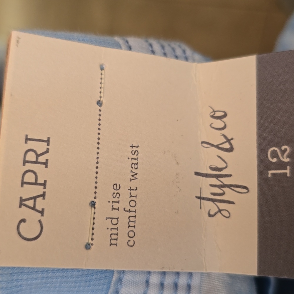 Blue Spotted Capri - Picture 5 of 5